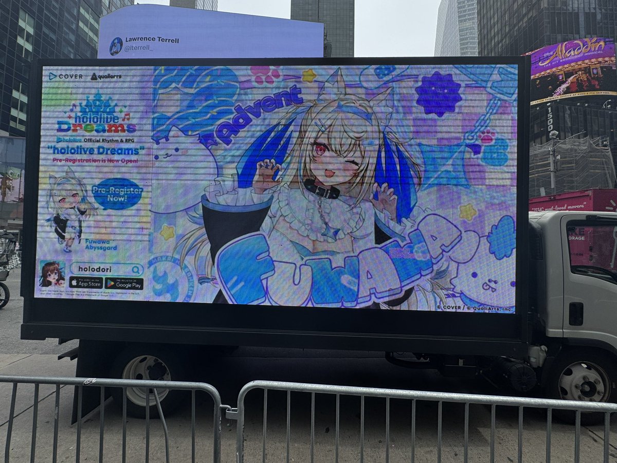 tony_chops's tweet photo. FUWATRUCK FOUND IN TIMES SQUARE!! #FUWAMOCO #holodori https://t.co/Rozu7GpAjK