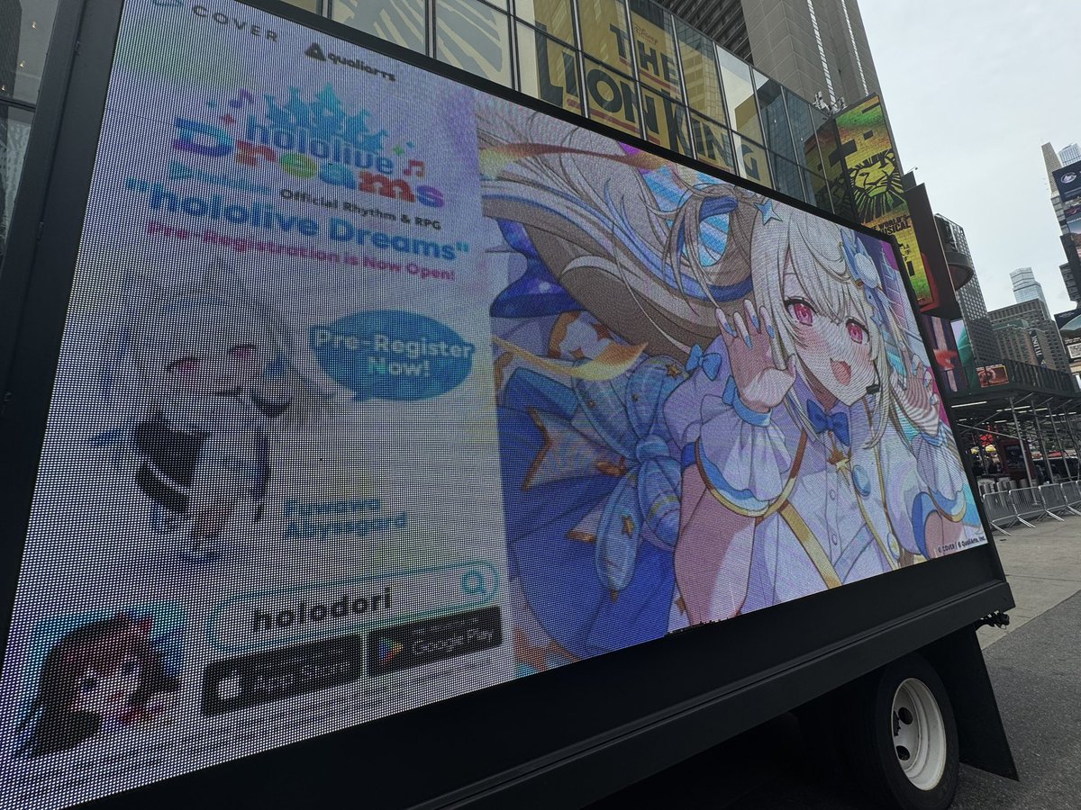 tony_chops's tweet photo. FUWATRUCK FOUND IN TIMES SQUARE!! #FUWAMOCO #holodori https://t.co/Rozu7GpAjK