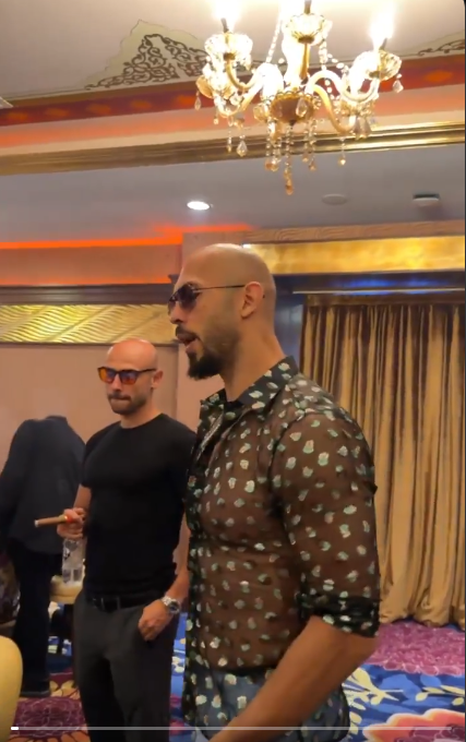 TheKurdishSun's tweet photo. @sneako Sneaky what's stopping you from dressing this cool? https://t.co/z27UHauOmR