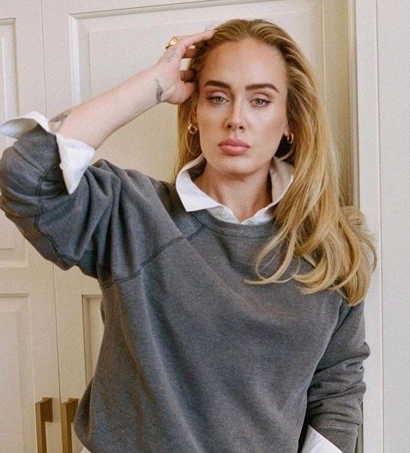 Adele Laurie Brasil tweet media