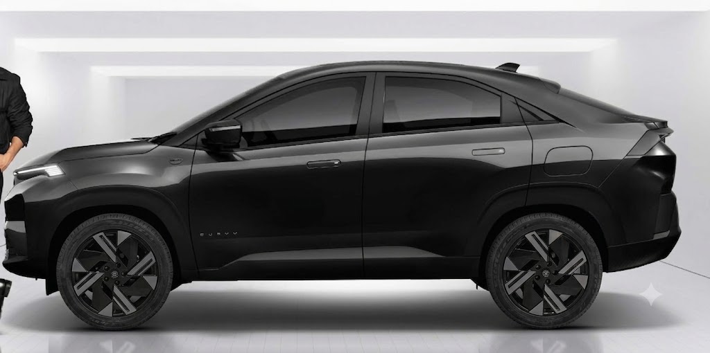 StanLeeMl's tweet photo. @TataMotors What do you think about this change of alloy wheels on the Tata curvv. The diamond cut alloy wheels just looks flowery and makes it look timid. Make it bold and see the difference. https://t.co/Ic7RDSie81
