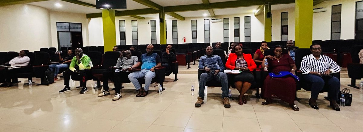 kagarama_sector's tweet photo. Ku mugoroba wo kuri uyu wa gatanu tariki 10/07/2026 mu murenge wa Kagarama habaye inama nyunguranabitecyerezo yahuje Abayobozi mu nzego zitandukanye kuva ku mudugudu kugera ku rwego rw'Umurenge. Iyi mana yareberaga hamwe ishyirwa mu bikorwa ry'Imihigo ya 2025-2026 n'ingamba zo.. https://t.co/Sy7ZCgOwLh