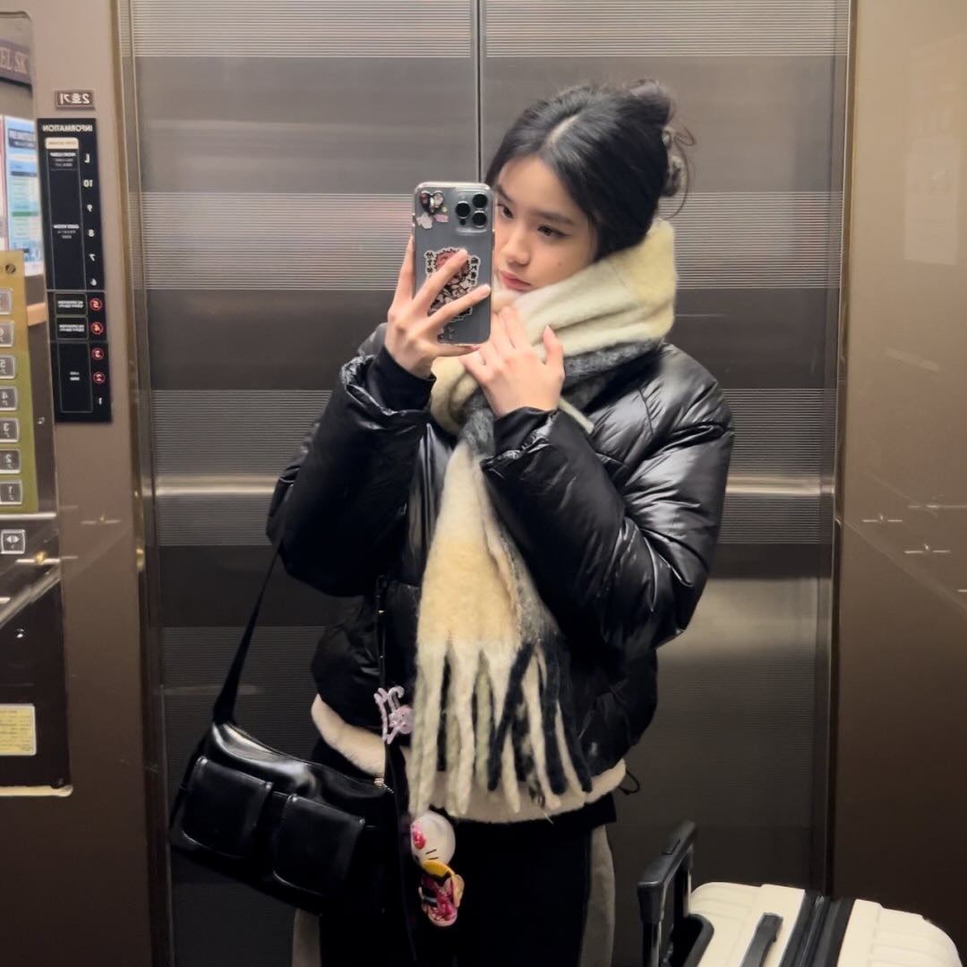 TheSmnggTheory's tweet photo. SHE IS BACK 😍
Sherlisa (06), who was previously known by her trainee name Mirin (미린), has finally opened her Instagram account, confirming that she is no longer an SM trainee.
#smtrainee #SMNGG #smrookie #sm연습생 https://t.co/bnunLun9Ng