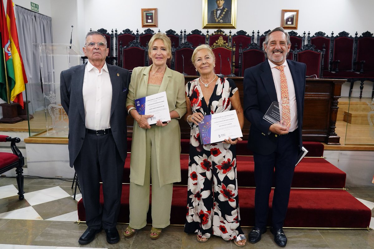 IcagrTwit's tweet photo. #DíaJusticiaGratuita | El Grupo de #TurnoOficio y #AJG entrega los VII Premios Dignidad y Compromiso a los letrados Pedro Ruiz Guerrero, Luis E. Gómez  Quesada, Margarita Manzano Enríquez de Luna y Ana Mª Prieto Hermoso por su dedicación y permanencia.  
🔗https://t.co/iohHkqWQYj https://t.co/iBKzzJ6Ri5