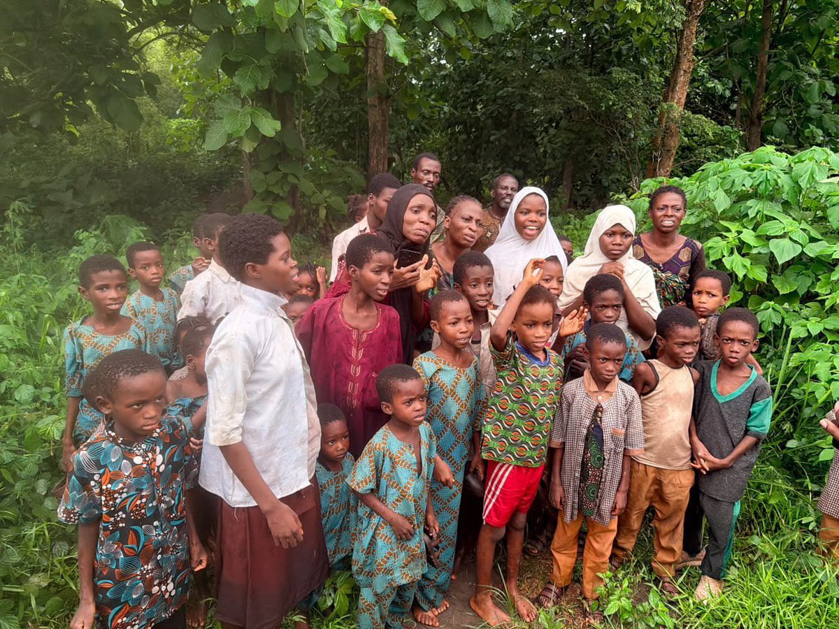 folaranmititi's tweet photo. Finally, all the kidnapped pupils and teachers in Orire, Oyo have been rescued by our security agencies. https://t.co/1wzgkTvcoD