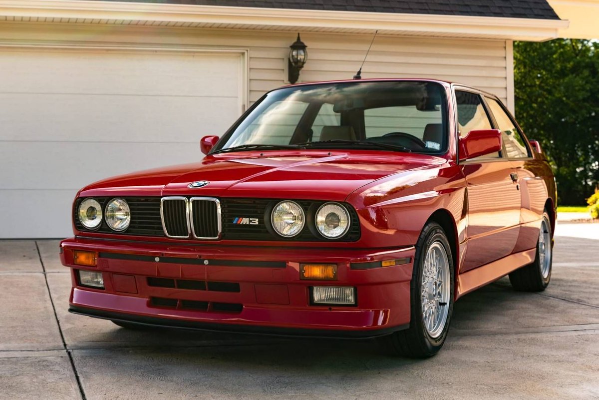 Retromania4ever's tweet photo. 🇩🇪 1988 #BMW E30 M3 https://t.co/QVlmrXrUTe