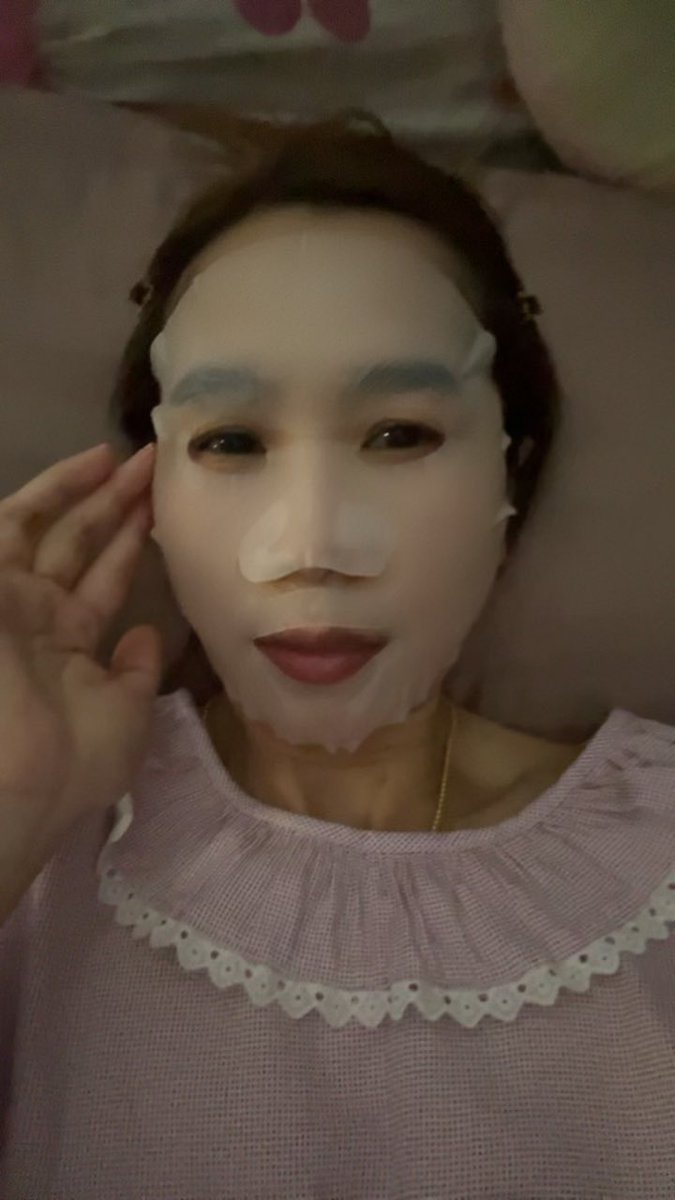 froszting's tweet photo. กว่าจะผ่านไปแต่ล่ะวัน😆
เ��นื่อยสุดๆ  แถมชีวิตยังจะมีดราม่าอีก..
ได้เวลาพักผ่อน นอนหลับ
ฝันดีนะค่ะเพื่อนๆ ตื่นมาสู้กันใหม่

goodnight 💤 https://t.co/zBaw5HYuu0