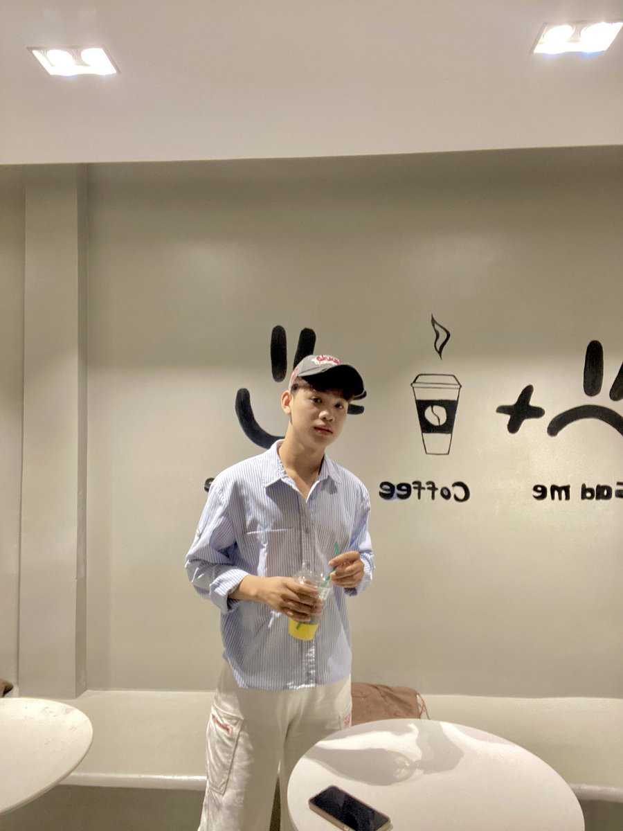 NeavS63314's tweet photo. Hii I’m here ✌️ https://t.co/89MFLRcM0c