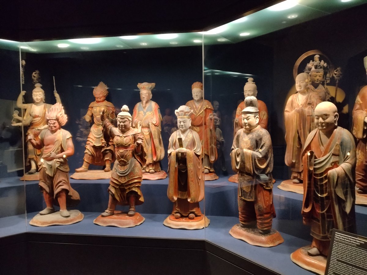 donpusupiku's tweet photo. 長谷寺の敷地内にある観音ミュージアムを見学した
長谷寺への入場料金とは別料金が必要
フラッシュ撮影は禁止だが、撮影自体は可能だった
平日の午前中に行ったら、ほぼ貸し切り状態で見学できた
仏像だけではなく掛け軸なども展示されていた https://t.co/IDKHa6ksAe