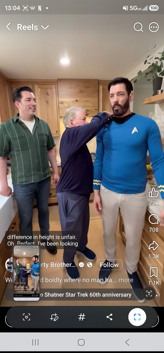 christopherwa72's tweet photo. @WilliamShatner 
NICE JOB! Well, I do have to admit. Pretty good job on the Vulcan Nerve Pinch...FINALLY! https://t.co/VXxjpilAjO