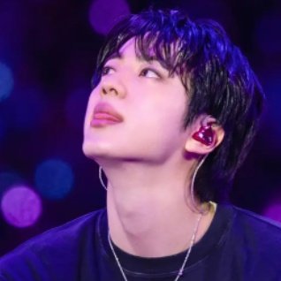 jinspam_'s tweet photo. The fuvking jawline and that tongue????????????? https://t.co/C5Xu0MNw1S