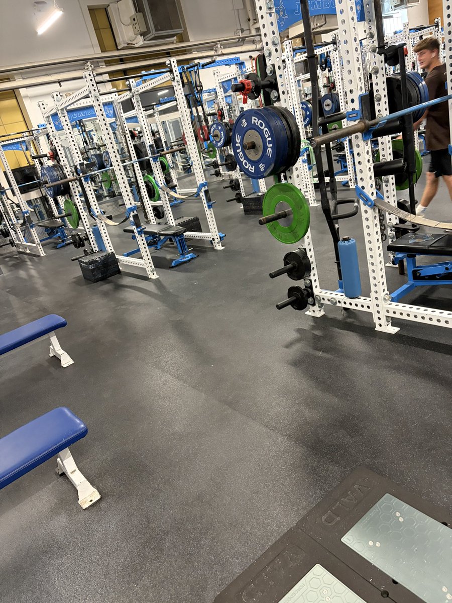 AriJHirsch's tweet photo. Had a great visit to @FootballTufts today. Thank you to @CoachCuskie and @CoachMacTufts for having me. @CoachCivs @_CoachMurphy 

@CoachJMcBride19 @carljfred @novafootballpod @WoodsonFB https://t.co/dURlgAckXP