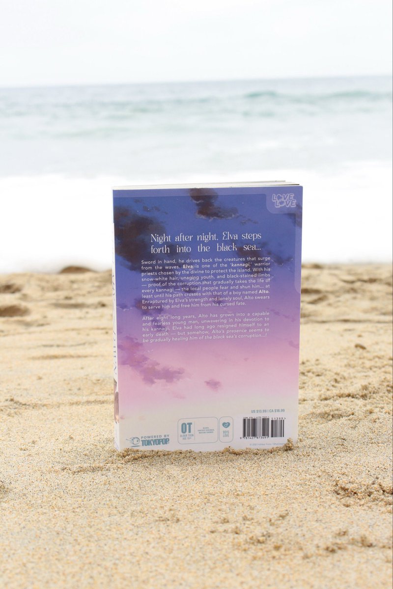 TOKYOPOP's tweet photo. 🌊 Lullaby of the Dawn by Ichika Yuno

Have you started your summer reading? https://t.co/MIJBKS07iZ