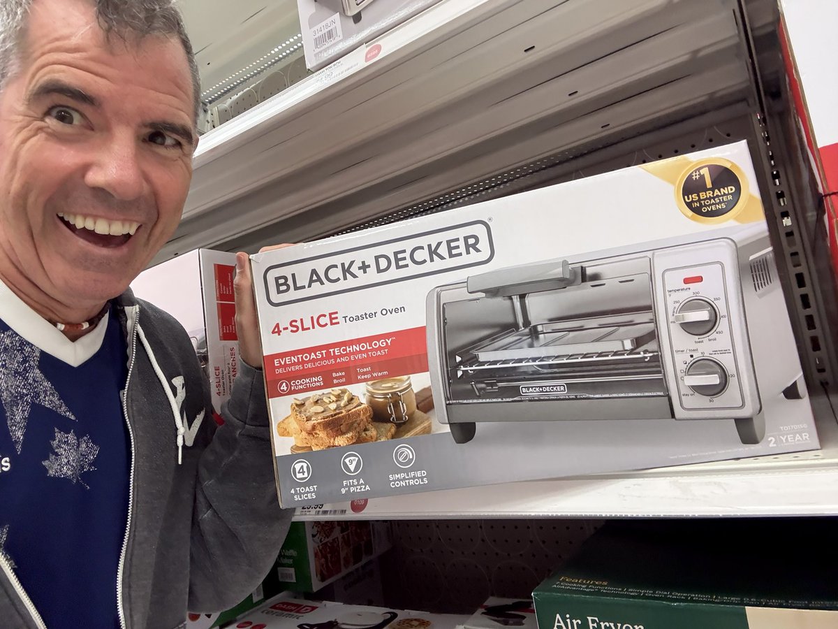 grahamelwood's tweet photo. Hey CHICAGO I’m at the Zanies-Rosemont @zaniesrosemont 
Sunday July 12!
Coupon code ELWOOD for $10 Tix! #comedy #toasteroven https://t.co/xuuUkziZzU