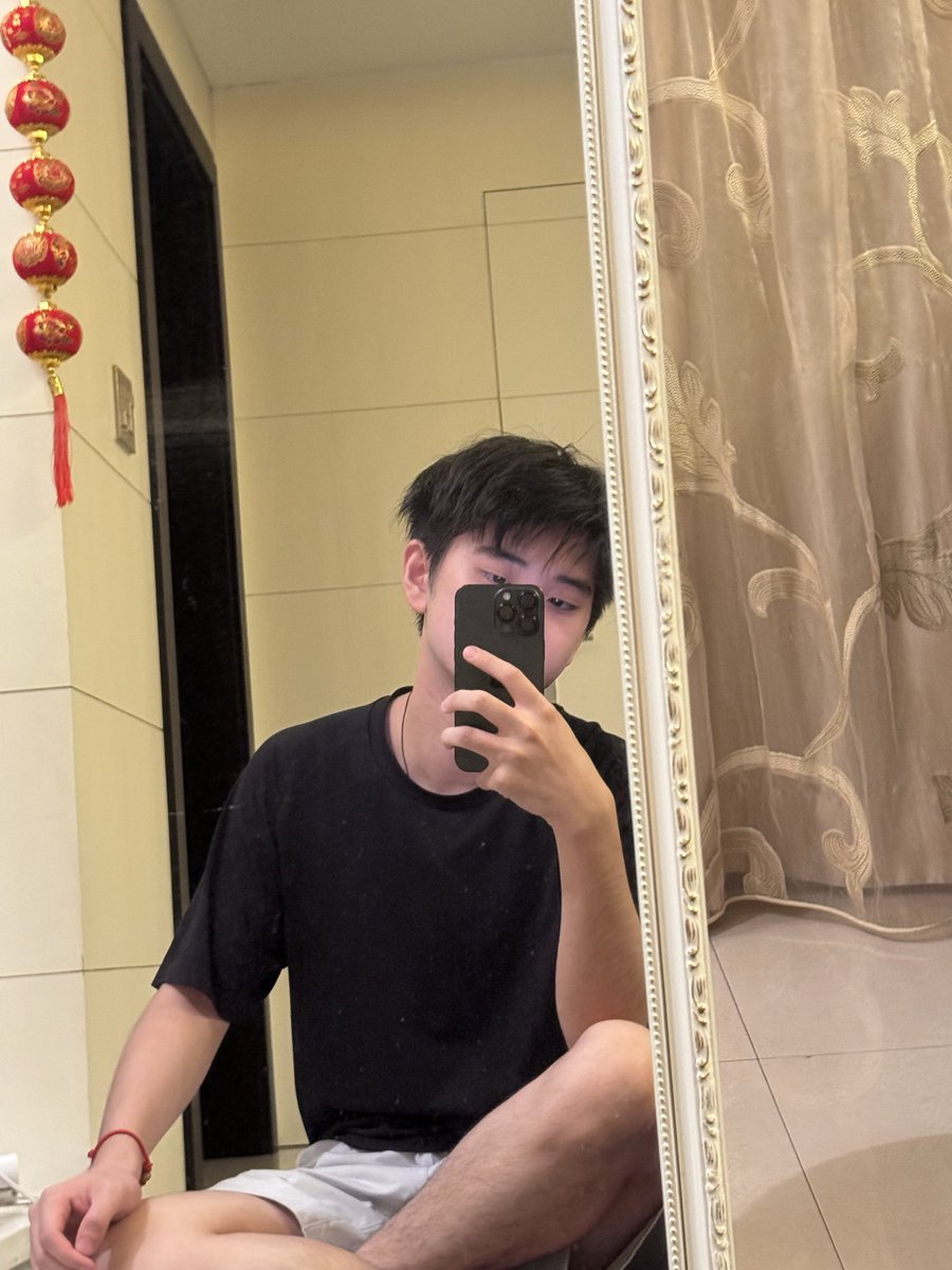 zzikzzik4444's tweet photo. 谁来带我练一下😕 https://t.co/89lZgYzHkf