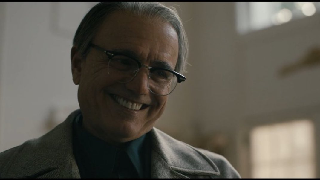 _ValTown_'s tweet photo. Joe Pantoliano with the sinister smile that made us hate Ralph in The Sopranos. https://t.co/DPyWCG9Ehf