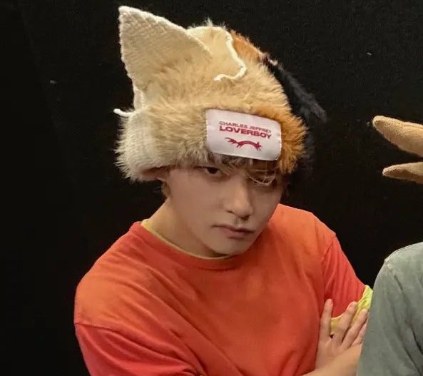 Taekoomania's tweet photo. Taehyung via Jin on IG https://t.co/RBey4uAQdq