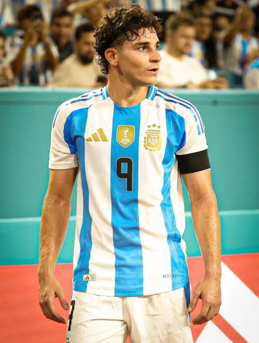 BeyondScoreCF's tweet photo. As per @FabrizioRomano: "The Adeyemi deal does not affect the Julian Alvarez deal, who is their dream target."

"In any case, Julian or not, Barcelona still plan to sign a striker." https://t.co/3CSNuWYNJ6