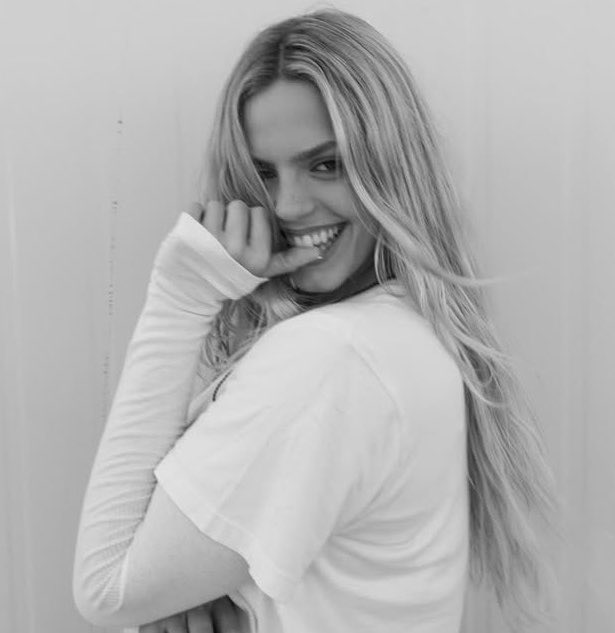 rappvault's tweet photo. gorgeous gorgeous GORGEOUS https://t.co/H6Jiaayc1Z