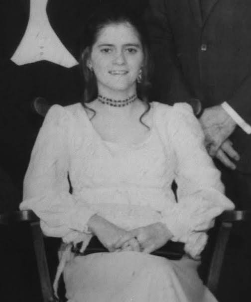 AnneOatley's tweet photo. A young #AnnWiddecombe https://t.co/2AN6OQAMgz