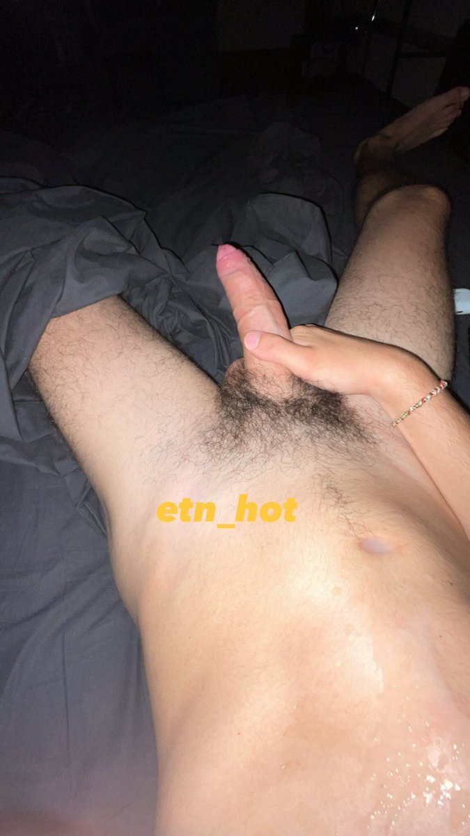 etn_hot's tweet photo. RT si tu lèche tout ça 💦 https://t.co/uOZvNTMfnF
