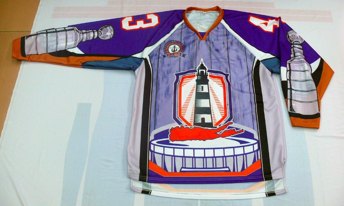 Miscs75's tweet photo. @islanders_takes Let’s not bring back any resemblance of this monstrosity please https://t.co/4ipLo7qzim