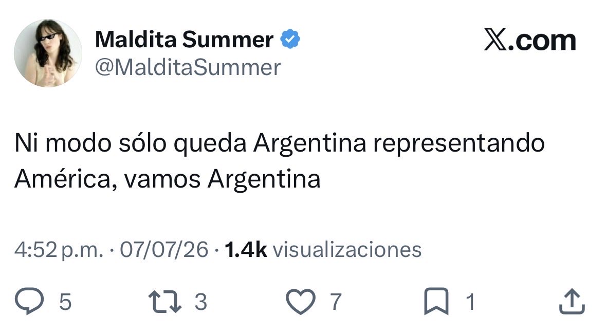 TAEJKKAC's tweet photo. esta debe sufrir trastorno bipolar https://t.co/6gXRg8XKHs