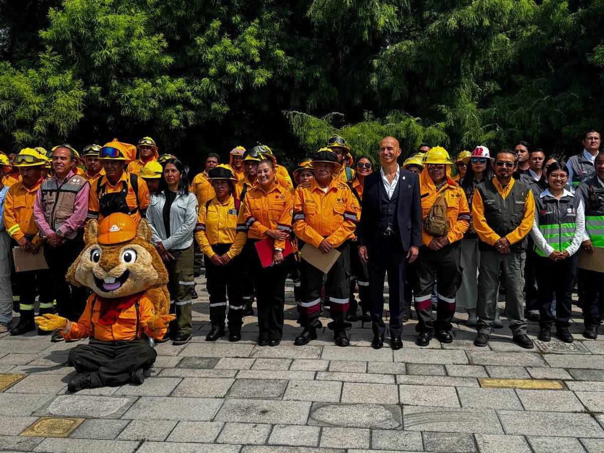 guerrerochipres's tweet photo. Prevenir un incendio forestal también es proteger vidas, comunidades y nuestro entorno.

Hoy asistí a la conmemoración del Día Nacional del Combatiente de Incendios Forestales, organizada por @CONAFOR, @CONANP_mx, @corenadr, @SEDEMA_CDMX, @SGIRPC_CDMX y @Bomberos_CDMX, para reconocer a quienes enfrentan estos siniestros con profesionalismo y compromiso