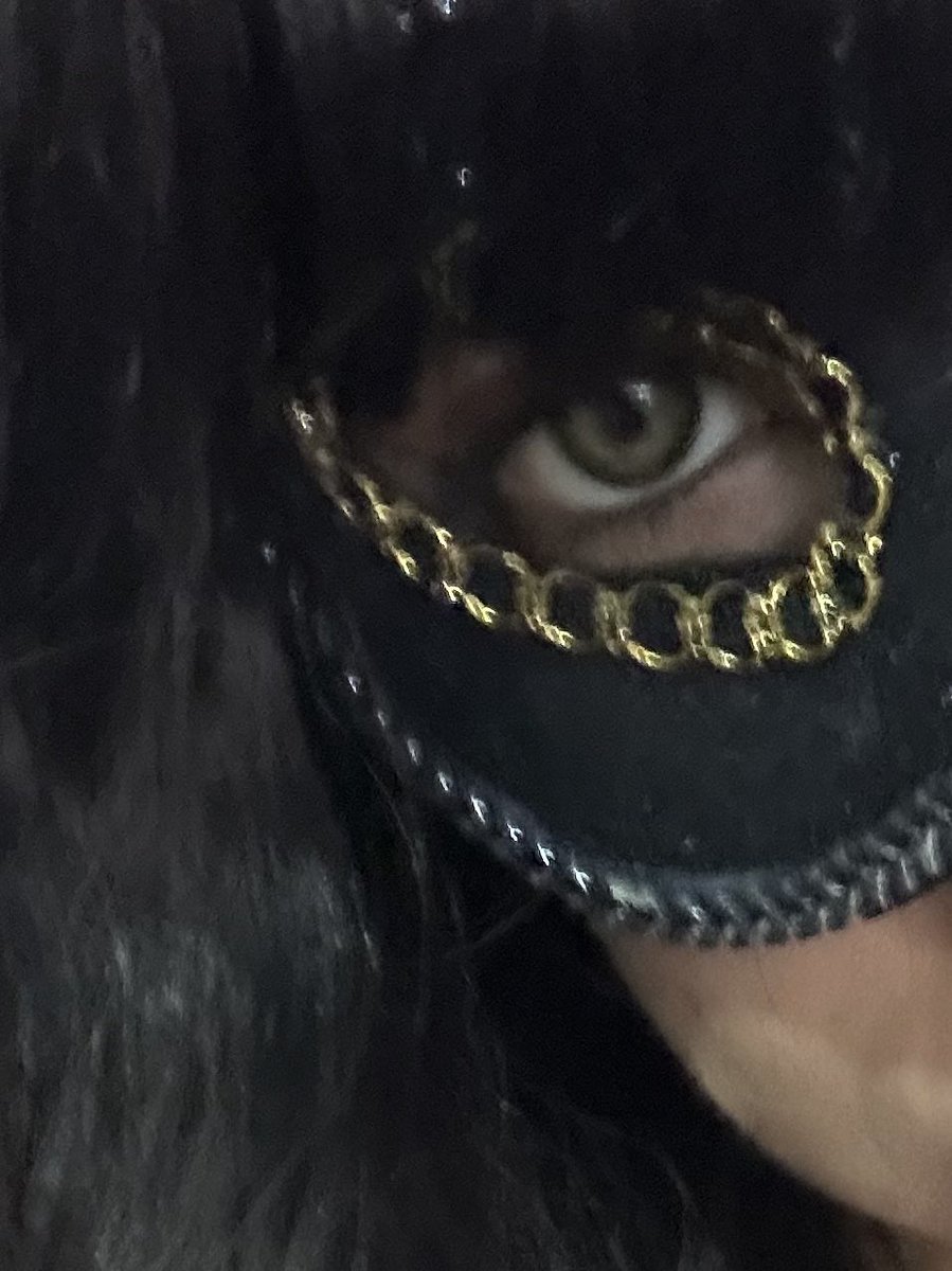ImGoddessCleo's tweet photo. The eyes that will make you lose control. https://t.co/Tnb62XNu4e