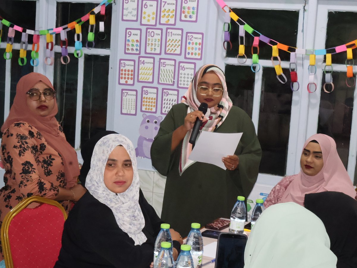 CouncilFodhdhoo's tweet photo. ނ. ފޮއްދޫ އަންހެނުންގެ ތަރައްޤީއަށް މަސައްކަތްކުރާ ކޮމެޓީން ފޮއްދޫގެ ލޮބުވެތި އަންހެން ކަނބަލުންނާއި ކުރެވުނު ބައްދަލުވުން.

@lgaMaldives 

#visitfodhdhoomaldives https://t.co/uJV6Vs14XB
