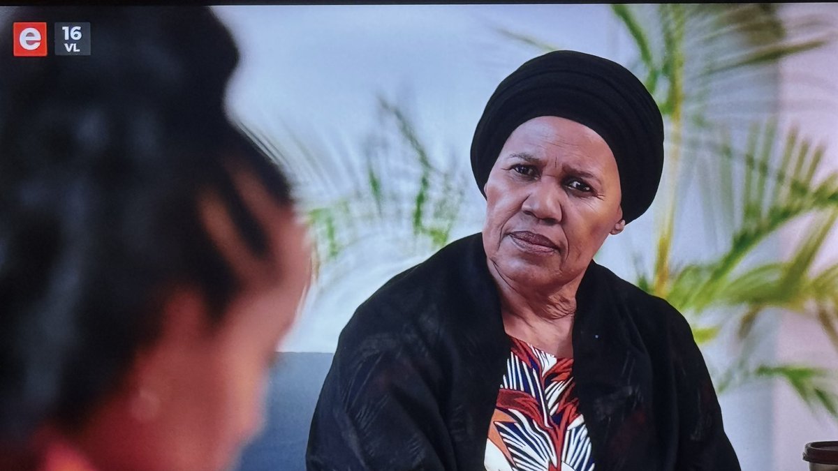 Siwe_Lubambo's tweet photo. Bendithe I am warning up to her🥰♥️
#TheFourOfUs https://t.co/lEJuq1BZuH