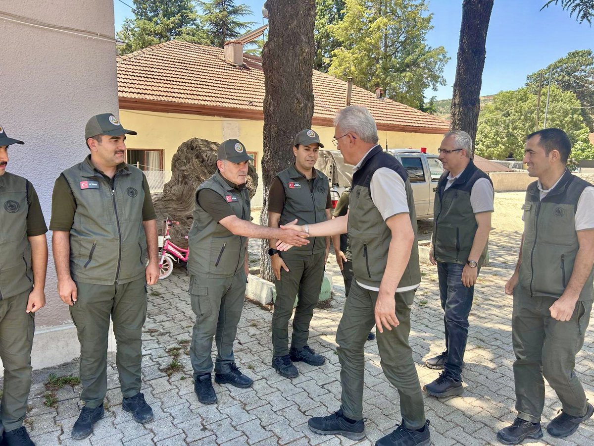 BekirKARACABEY_'s tweet photo. Kökleri geçmişe, gölgesi geleceğe uzanan sedirlerimiz, #YeşilVatan’ın en kıymetli emanetleri arasındadır. 🌲

Toroslar’ın bağrında yükselen asırlık sedirlerimiz, yalnızca birer ağaç değil; tarihimizin, kültürümüzün ve geleceğimizin sessiz tanıklarıdır. https://t.co/9XAouHdlBA