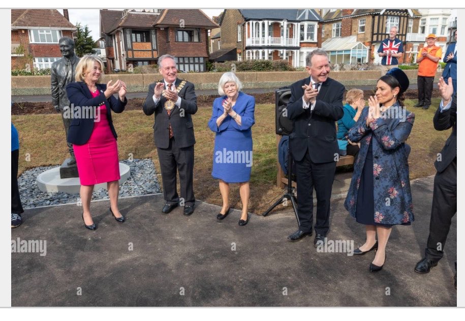 JoButterfly888's tweet photo. @gwyn_rh More integrity/honesty than 75% of the whole HoCs now! Without doubt - she was on that 🚂 &amp; straight down 2c the David Amess family &amp; the ppl of Southend (promised any help with local groups etc until the by election) Incomprehensible ppl spew hate re her now https://t.co/TBYS6YZYNW