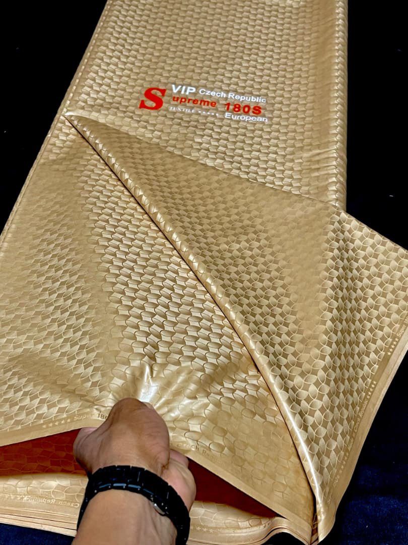 Ahmad_teejaay's tweet photo. Supreme 180S! Available for pickup or delivery 🛒🛍️🚚🛫

Price: 15k per yard

DM if interested 📩💯
WhatsApp/Call: 09037366334

Kano, Nigeria 🇳🇬📍

1/2🔥🔥 https://t.co/OTDosJ5yUI