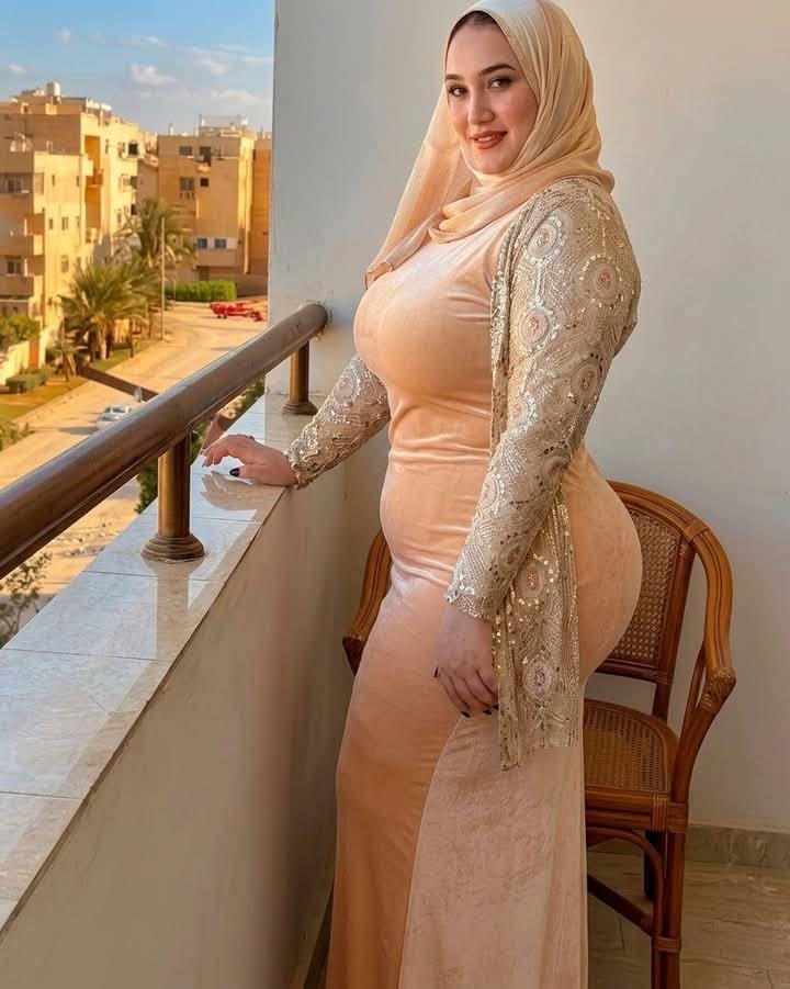 CryptoAiworld's tweet photo. Mom or sister?? https://t.co/Sd7JHHVDGW