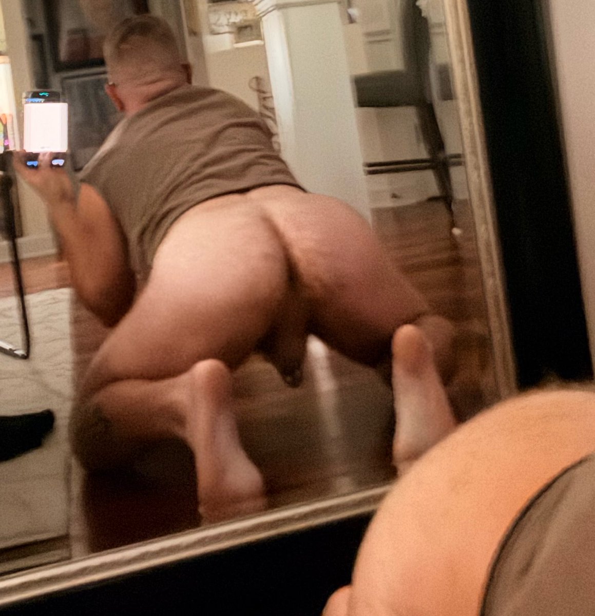 bottom_bb_CLT's tweet photo. Fur Friday https://t.co/eeR0sAcZZF