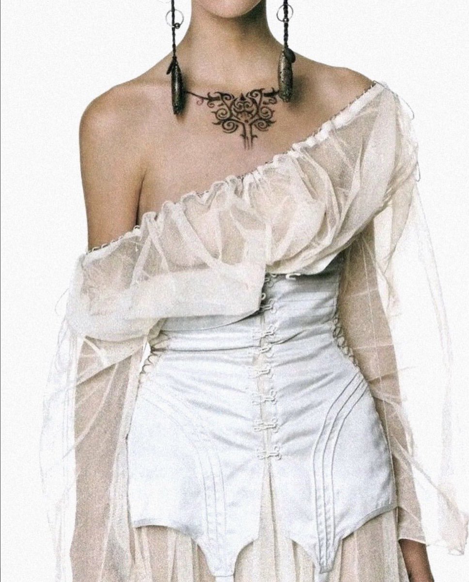 gobIinarchive's tweet photo. Jean-Paul Gaultier: 'Joan of Arc' collection spring/summer 1994 ready-to-wear https://t.co/M80HWQJsUg