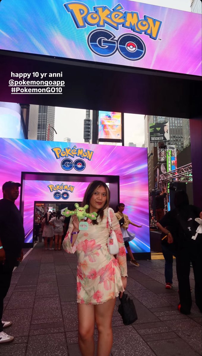 bunchofupdates's tweet photo. another one today she’s so cute https://t.co/SZ2ZKW94fX