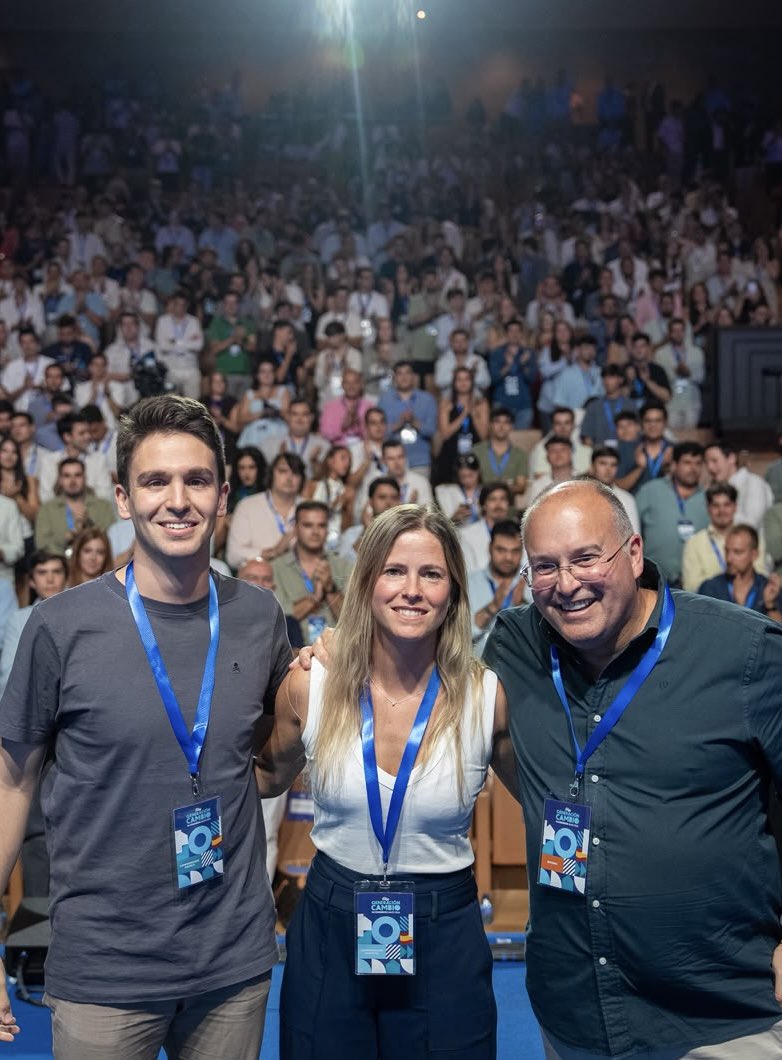 NNGGCentro's tweet photo. 16 Congreso de @NNGG_Es.  

Somos la #GeneraciónCambio. Una juventud valiente que no va a permitir que le arrebaten su futuro ni su libertad. https://t.co/FfIEoJ7wX5