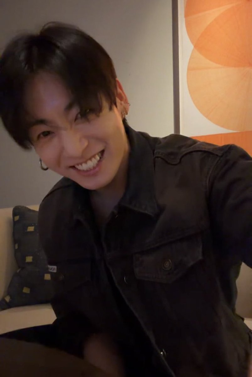 bts_jungkookyie's tweet photo. 🐇~ https://t.co/ZgzC12wRLr