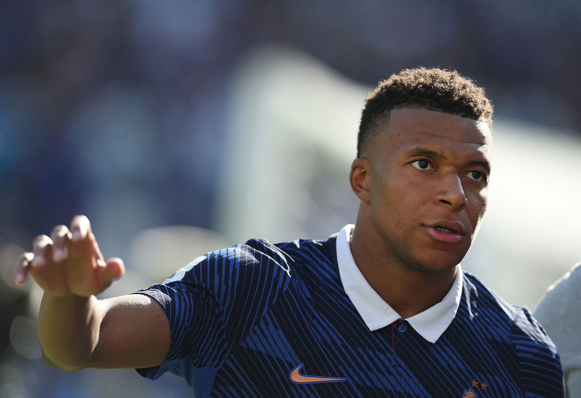 Milestonemels's tweet photo. Mbappe fans lets connect and hate watch together💪💪

Drop your handles and comment hey👋👋👋

Let's grow together https://t.co/44mYI7RLgq