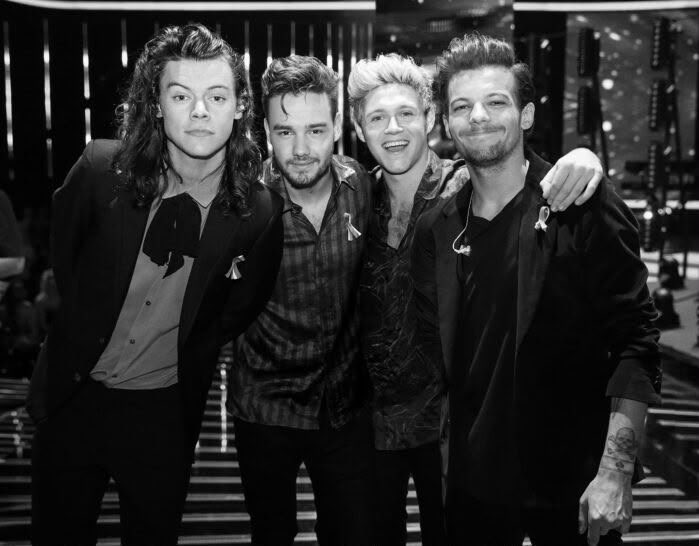 aleestyles91's tweet photo. UNSEEN PICS OF THE BOYS IN JULY 😭 https://t.co/ElVsNkdO3Y