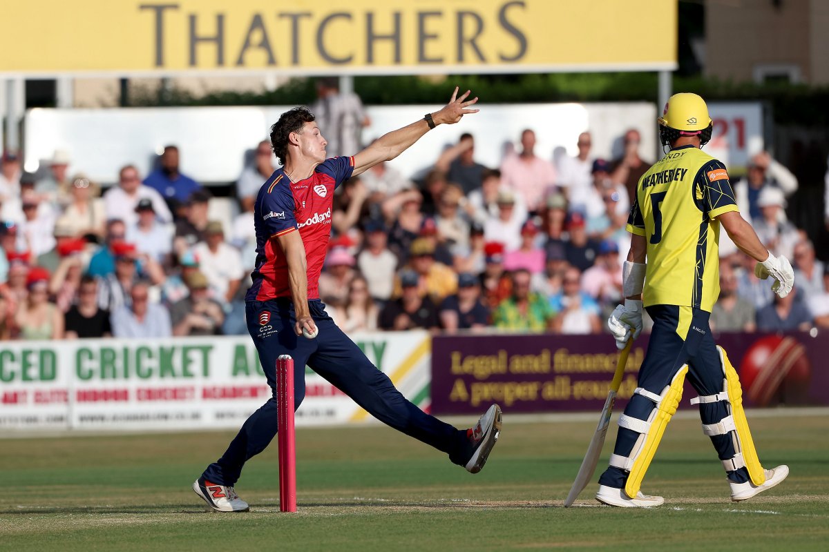 EssexCricket's tweet photo. End of the Powerplay. π
#ESSvHAM MatchZone β‘οΈ https://t.co/gkvwjShVJa
Hawks 61-2 after 6 overs.
π¦
#EaglesRise https://t.co/teYUAm57Mh