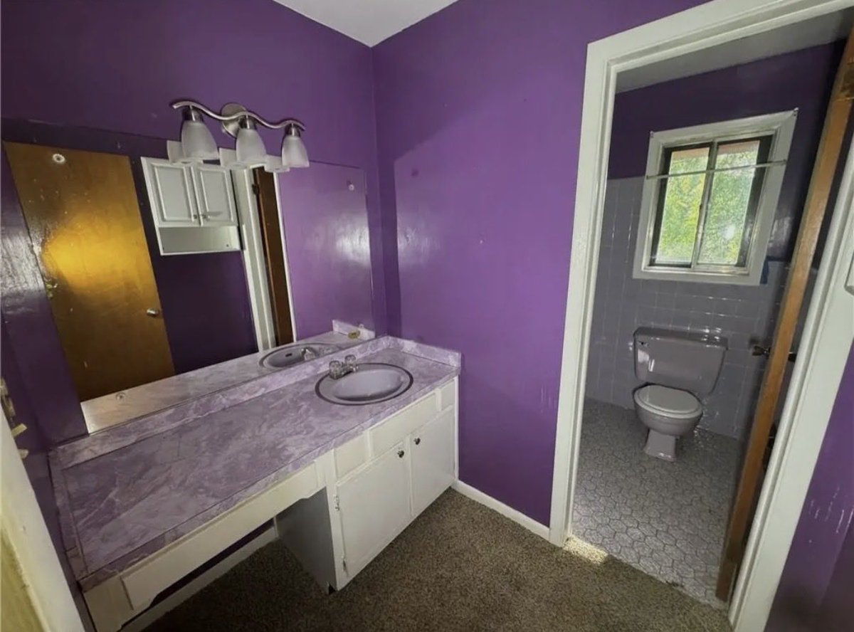 TGentry86's tweet photo. The 1966 mid century home had 5 original bathrooms. Unfortunately they all had to go… 

@ZiaTileUSA , help me show off this house with some of your tile ! https://t.co/kDbccGhjzL