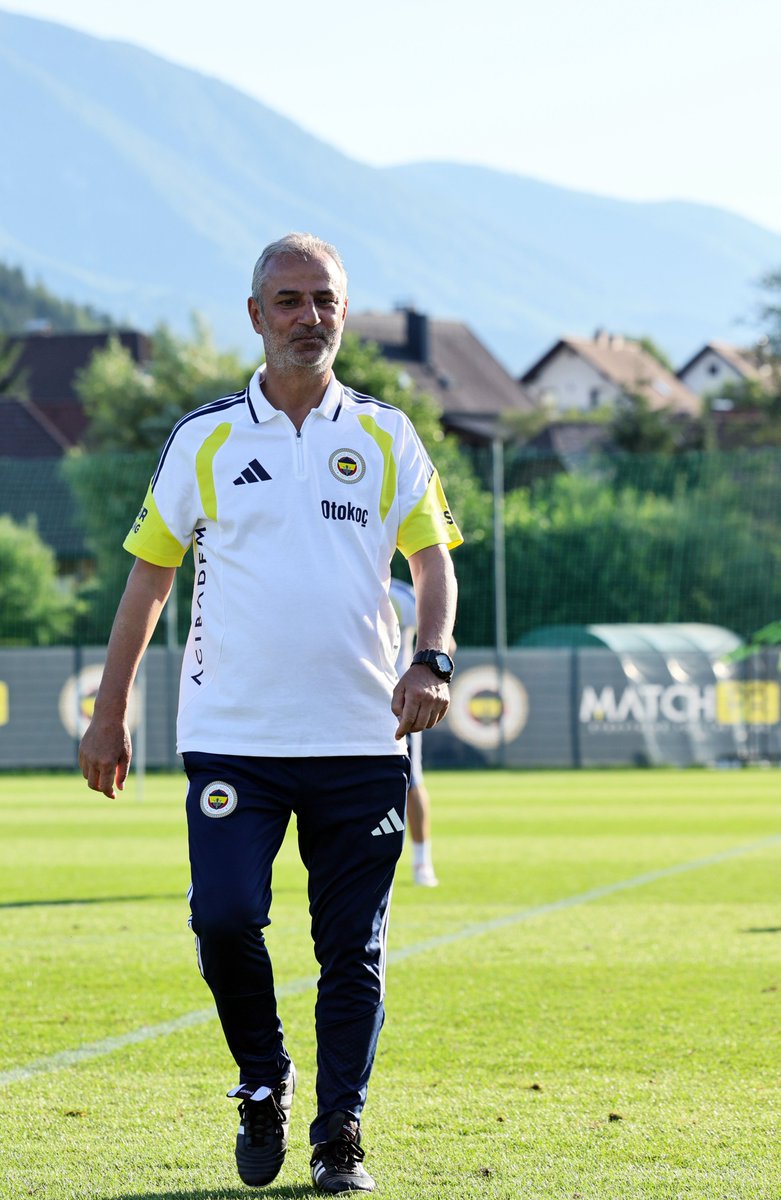 Fenerbahce's tweet photo. 📸 Günün antrenmanından fotoğraflar. https://t.co/7YO9YlQkYo