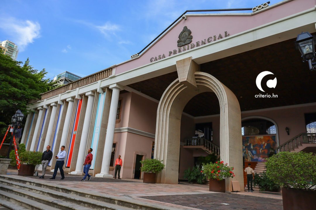 criteriohn's tweet photo. 🚨⚠️#ATENCION~ Casa Presidencial niega información sobre viáticos del presidente Asfura y la delegación oficial

Un hilo🗞️
https://t.co/D0XYvvzch6 https://t.co/2xYx8MFmzM