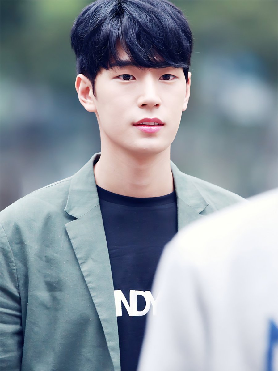 DAISSOHAM's tweet photo. 박제해도 좋솸🥸 10년이 지나도 그대로인 너❤️🔥
#박서함 #크나큰 #knk #팅커벨 #사서함
#parkseoham #seoham #ソハム
#パクソハム #우주를줄게 #솸 #박윤성
#서함 #朴栖含 #정우재 #너에게다이브 https://t.co/Ckjg2Dklv8
