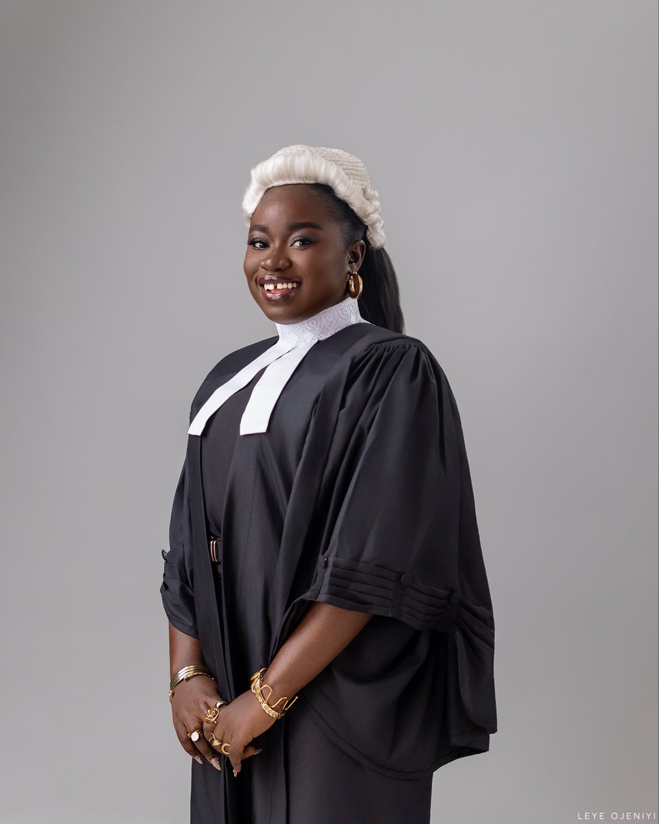 Deayomi_'s tweet photo. I am a collection of fulfilled dreams,  answered prayers and the unwavering love of the people who believed in me before I believed in myself.

Congratulations Ayomide, you have done well.🤍 https://t.co/XFLHHpGYjf