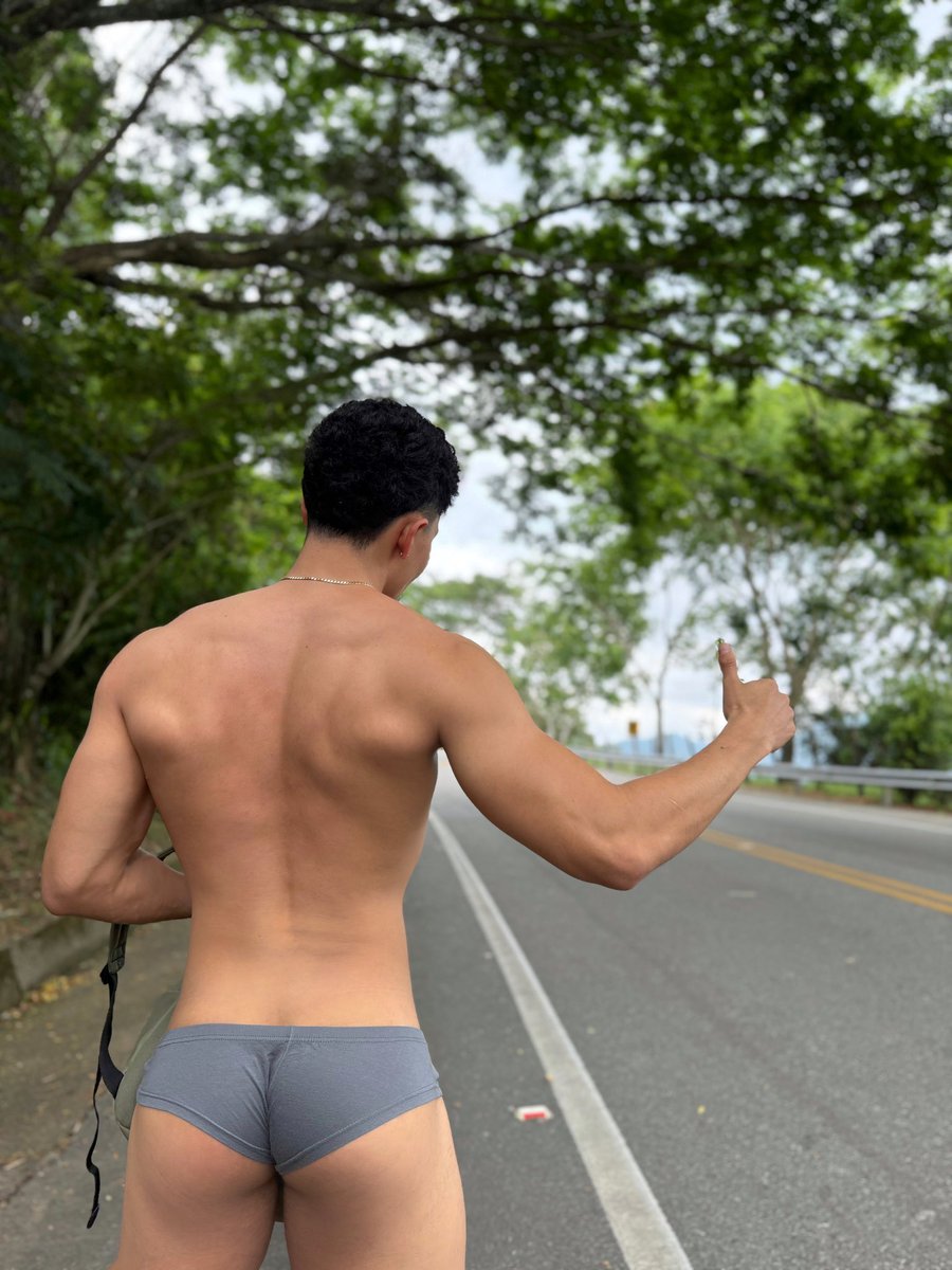 Espineland_'s tweet photo. Me das un aventon? https://t.co/Ls7k6iDQPl