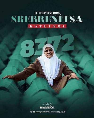 Mustafa_Destici's tweet photo. 11 Temmuz 1995: Bu tarih; insanlığın bittiği yer olan Srebrenitsa'da, BM tarafından güvenli bölge ilan edilen Potoçari kampına sığınan binlerce savunmasız 8.372 Boşnak müslümanın, Hollandalı BM komutanının emriyle Sırp katillerine teslim edilerek hunharca katledildiği, soykırıma uğradığı tarihtir! Boşnak kardeşlerimiz bu iğrenç zulme tam üç yıl boyunca göğüs gerdi.

Bilge Lider Aliya’nın “…bize yapılan bu soykırımı unutursak bunu bir daha yaşamaya mecbur kalırız! Size asla intikam peşinde koşun demiyorum ancak yapılanları da asla ama asla unutmayın!. ” beyanı âdeta bir vasiyettir. Şimdi bize düşen tek şey; yaşananları, bu zulmün zalimlerini ve sessiz kalanları asla unutmamak ve unutturmamaktır.

Sırplar tarafından Avrupa’nın göbeğinde Boşnaklara yapılan #soykırım’ın üzerinden 31 yıl geçmesine rağmen, emperyalist güçler bölgede kin ve nefret tohumları ekmeyi hâlâ sürdürüyor. 

Dün beceremedik; bari bugün “daha fazla kardeşlik, daha fazla birlik” şiarının gereğini yaparak “zayıf toplumlar” olmaktan kurtulalım ve üzerimizde oynanan oyunları bozalım.

Bu acı gün vesilesiyle, Bosnalı kardeşlerimizin dinmeyen acısını yürekten paylaşıyor, #Srebrenitsa’da şehit edilen tüm kardeşlerimizi rahmetle ve hüzünle yâd ediyorum. Bağımsız Bosna-Hersek’in ilk Cumhurbaşkanı "Bilge Lider" Aliya İzzetbegoviç’e ve tüm Bosna şehitlerine Yüce Allah’tan rahmet, yakınlarına ve kardeş ve dost Bosna halkına başsağlığı diliyorum. 

🇧🇦🇹🇷 #Srebrenica
